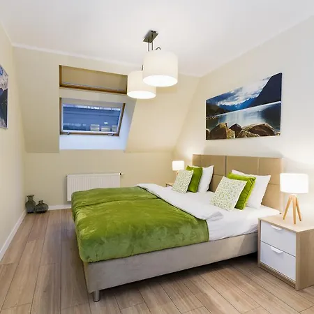 D&c Holdings 4*