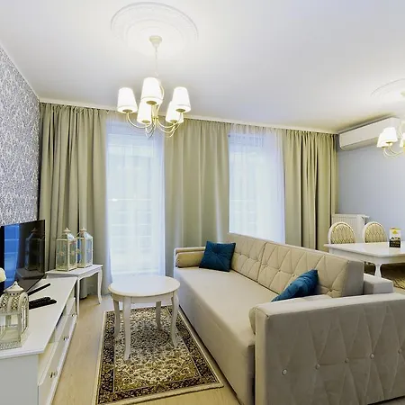 D&c Holdings 4*