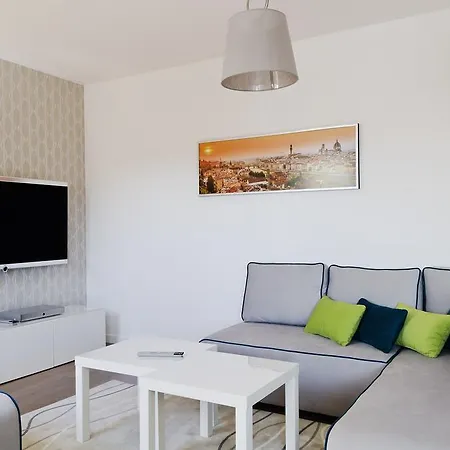 D&c Holdings מלון דירות