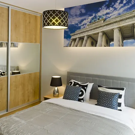 D&c Holdings מלון דירות