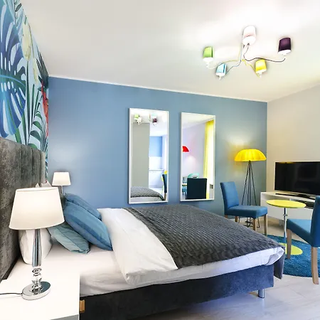 מלון דירות D&c Holdings