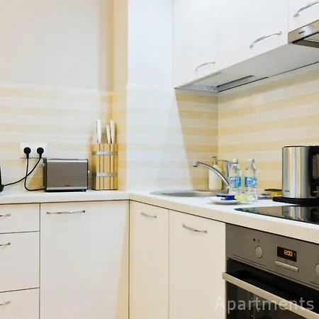 D&c Holdings מלון דירות