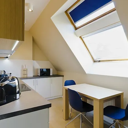 מלון דירות D&c Holdings