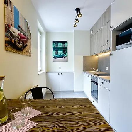 D&c Holdings מלון דירות 4*