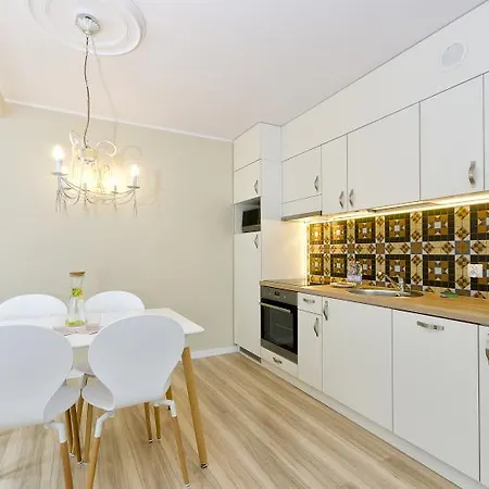 מלון דירות D&c Holdings 4*